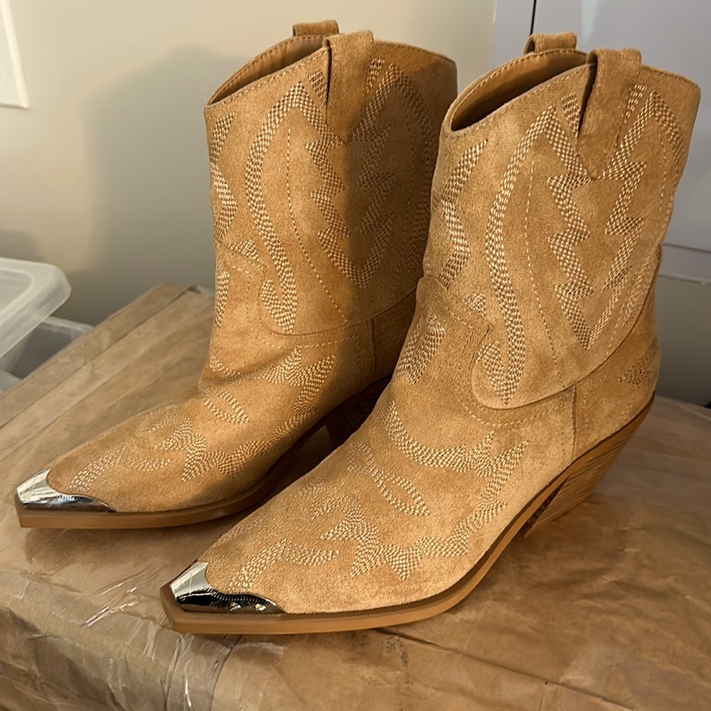 Western Bootie-suede w/ silver tip -8